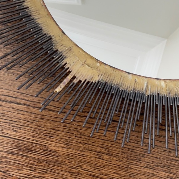 NWOT Crate and Barrel round mirror - Picture 5 of 8